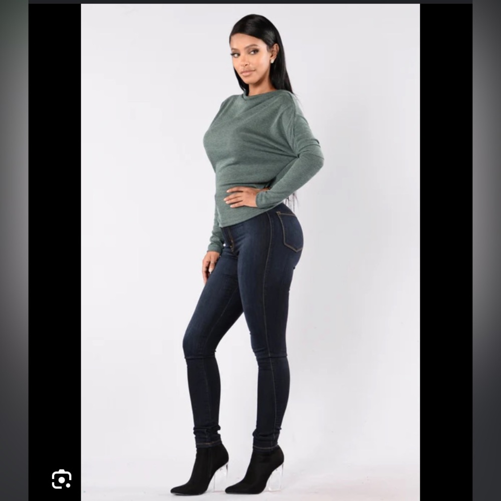 Cute Top - Picture 2 of 4